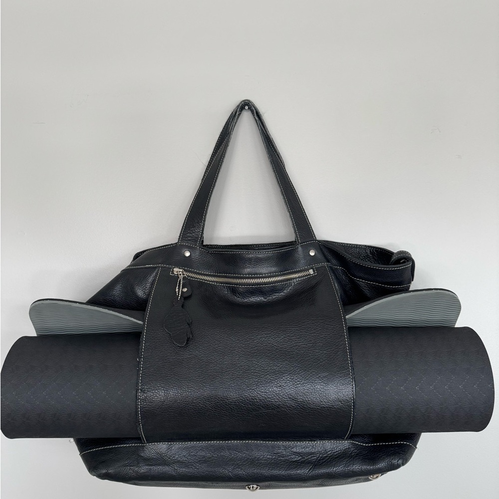 Roots Black Leather Tote Bag with front slit pocket. - Picture 3 of 7